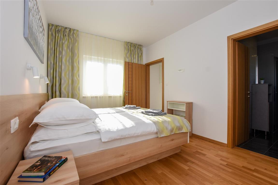 2020-02-16-16-02-00---0078