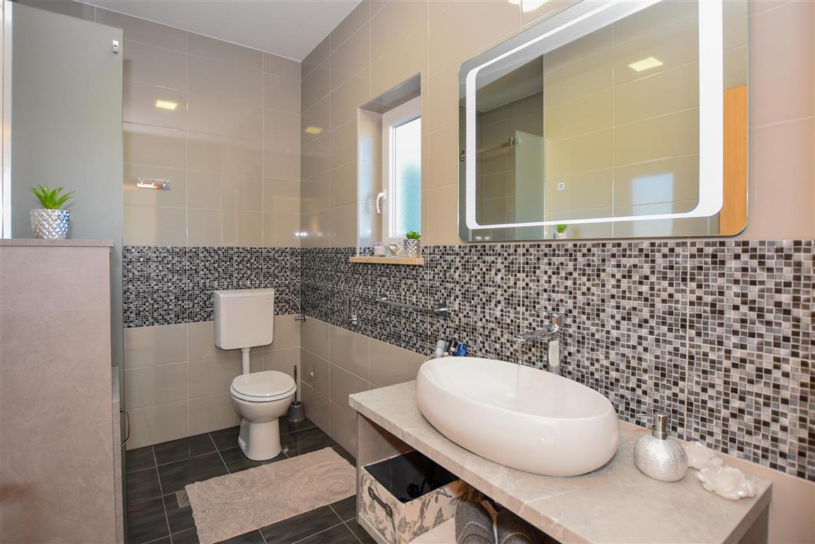 2020-02-16-16-04-16---0085